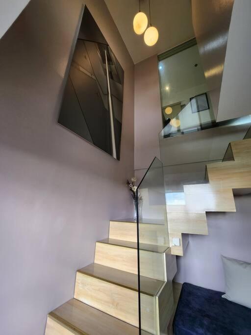 Enjoy Bgc Sunset And Golf Course View 2 Bedroom Loft With 100Mbps Internet Connection Manila Exterior photo